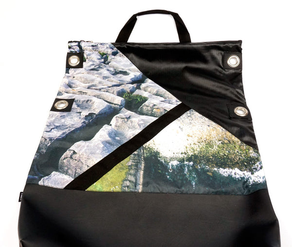 [U/A] Messenger – Flaggy Shore